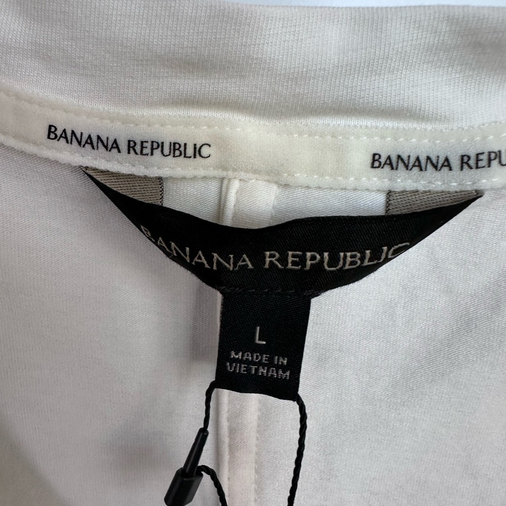 NWT Banana Republic Women’s White V-Neck  Tee Comfy Cotton - Picture 2 of 9